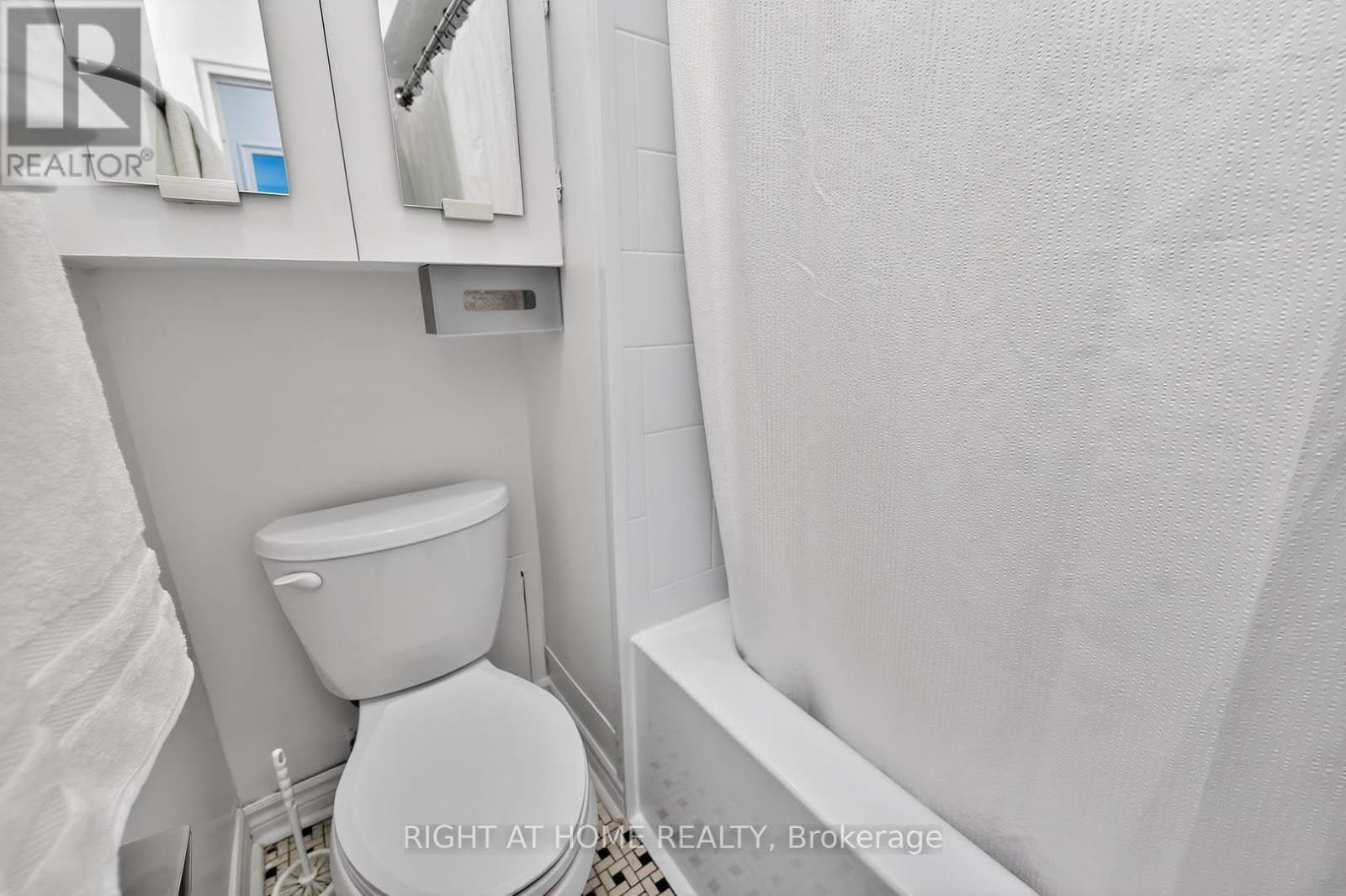 701 - 74 Spadina Road, Toronto, Ontario  M5R 2T5 - Photo 23 - C13062696
