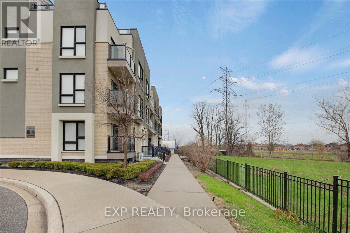 369 - 515 Kingbird Grove, Toronto, Ontario  M1B 5R7 - Photo 3 - E13062540