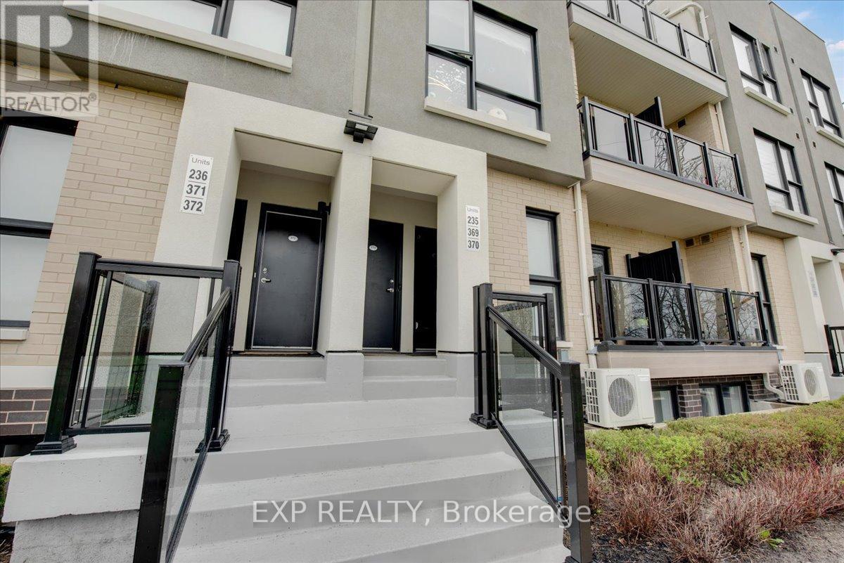 369 - 515 Kingbird Grove, Toronto, Ontario  M1B 5R7 - Photo 4 - E13062540