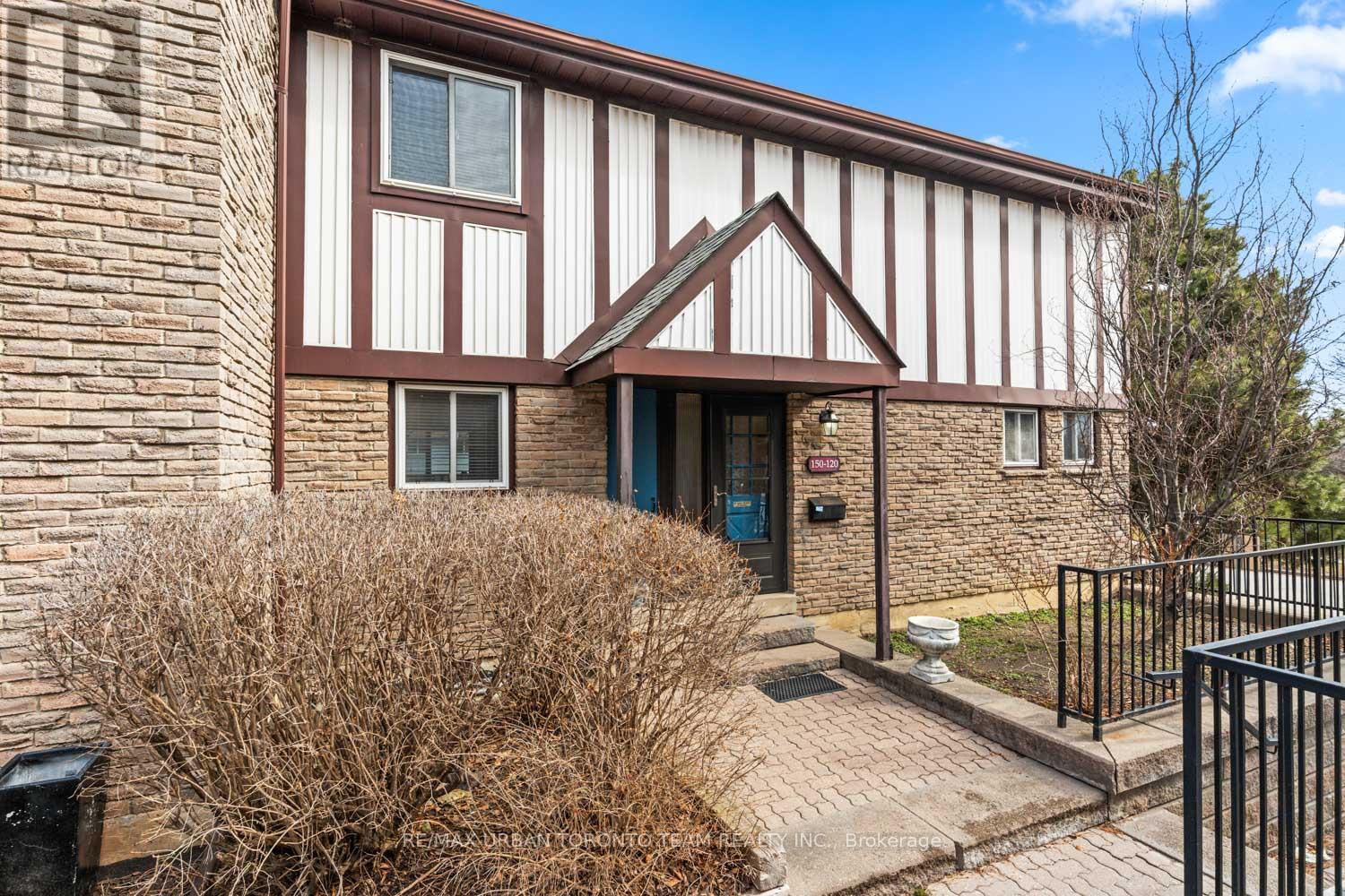 120 - 150 BURROWS HALL BOULEVARD, Toronto, Ontario