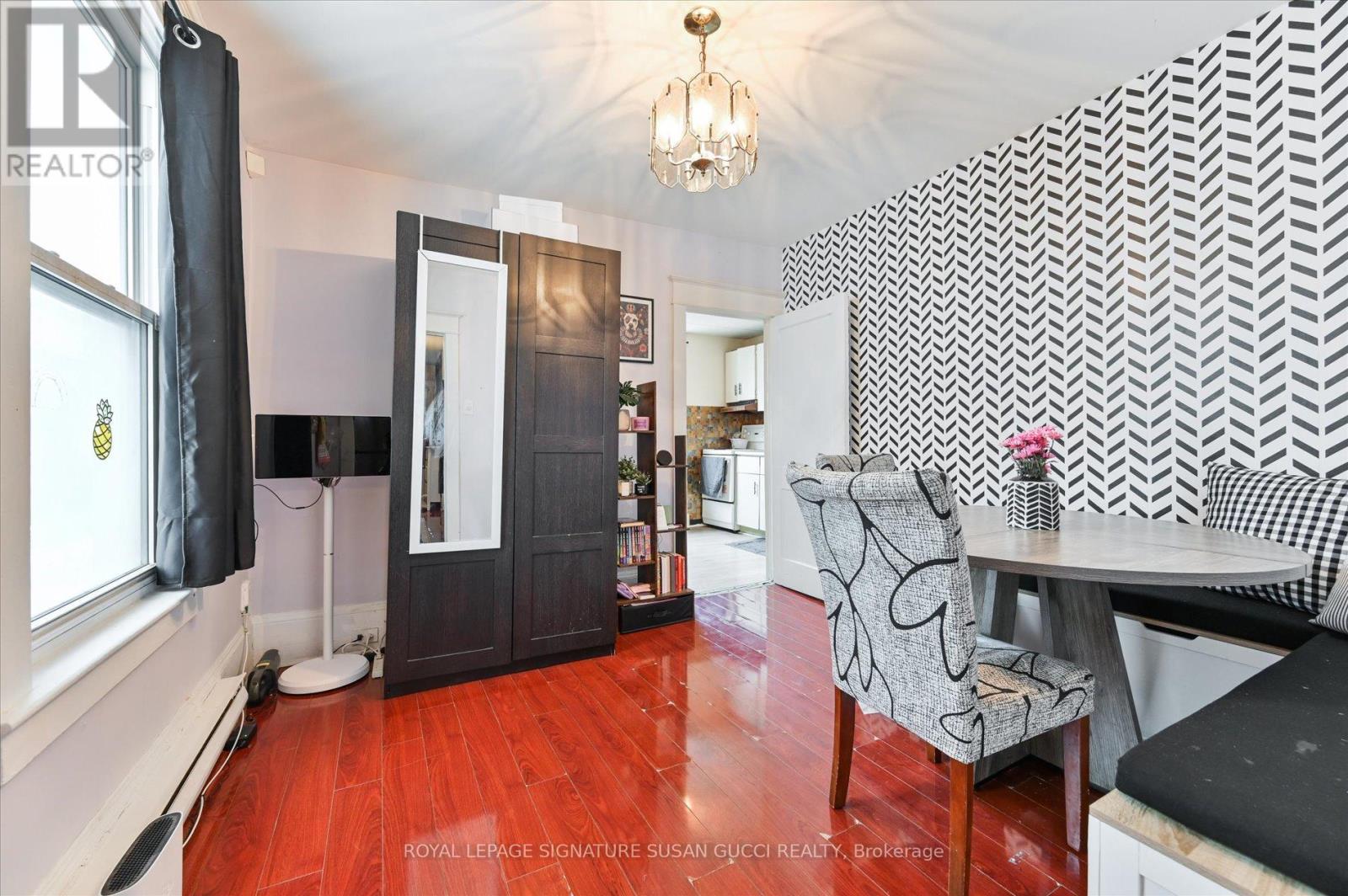 840 Sammon Avenue, Toronto, Ontario  M4C 2E8 - Photo 4 - E13062698