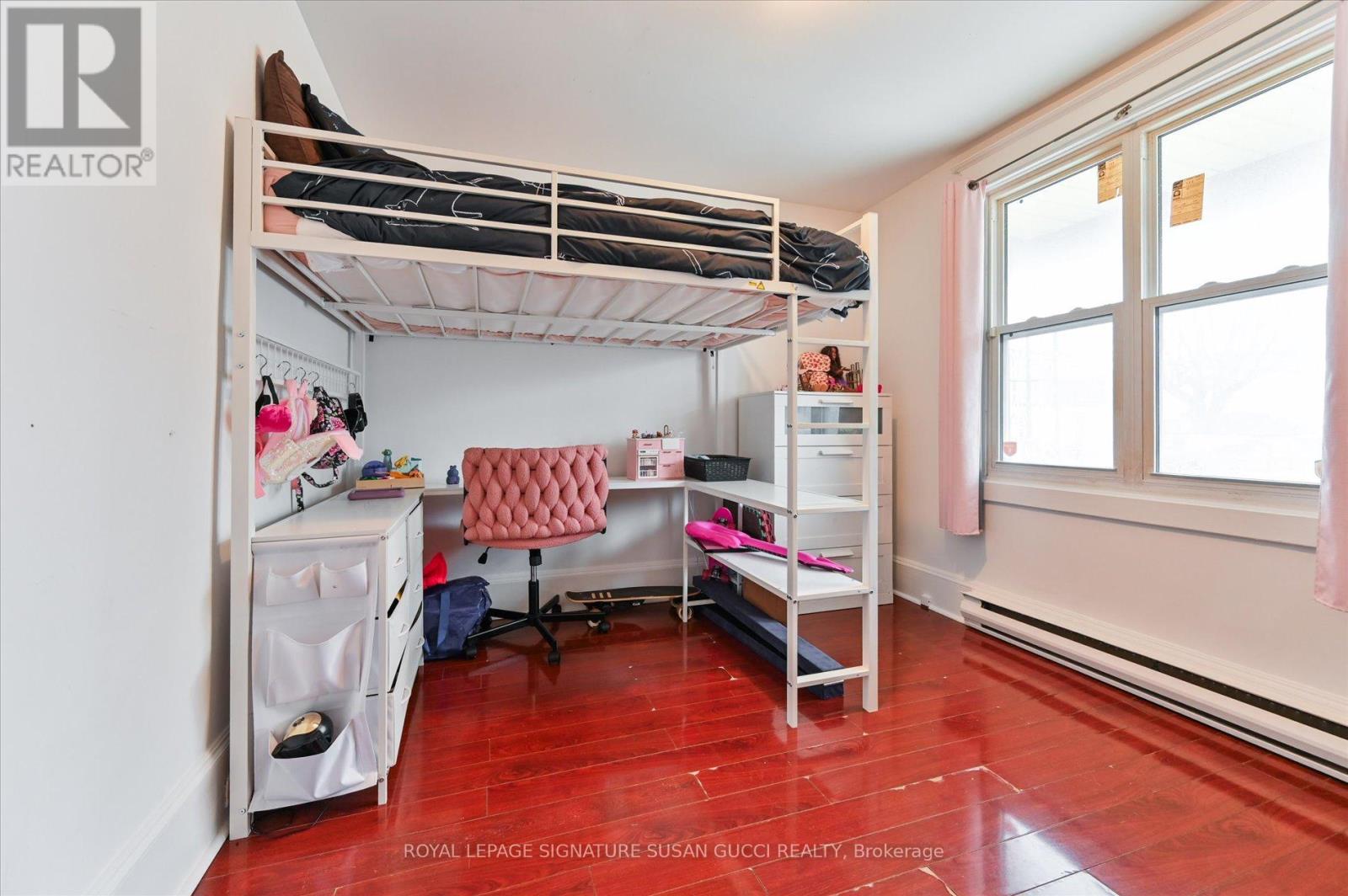 840 Sammon Avenue, Toronto, Ontario  M4C 2E8 - Photo 9 - E13062698