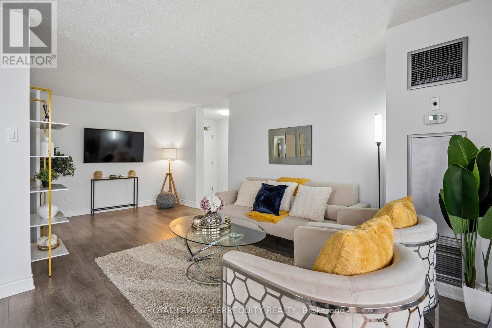 709 - 410 Mclevin Avenue, Toronto, Ontario  M1B 5J5 - Photo 2 - E13062596