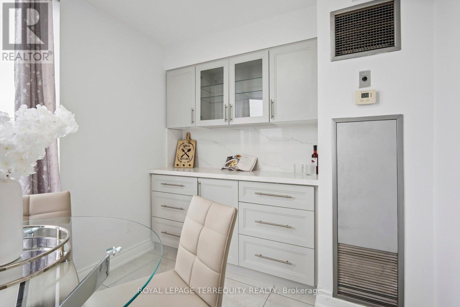 709 - 410 Mclevin Avenue, Toronto, Ontario  M1B 5J5 - Photo 12 - E13062596