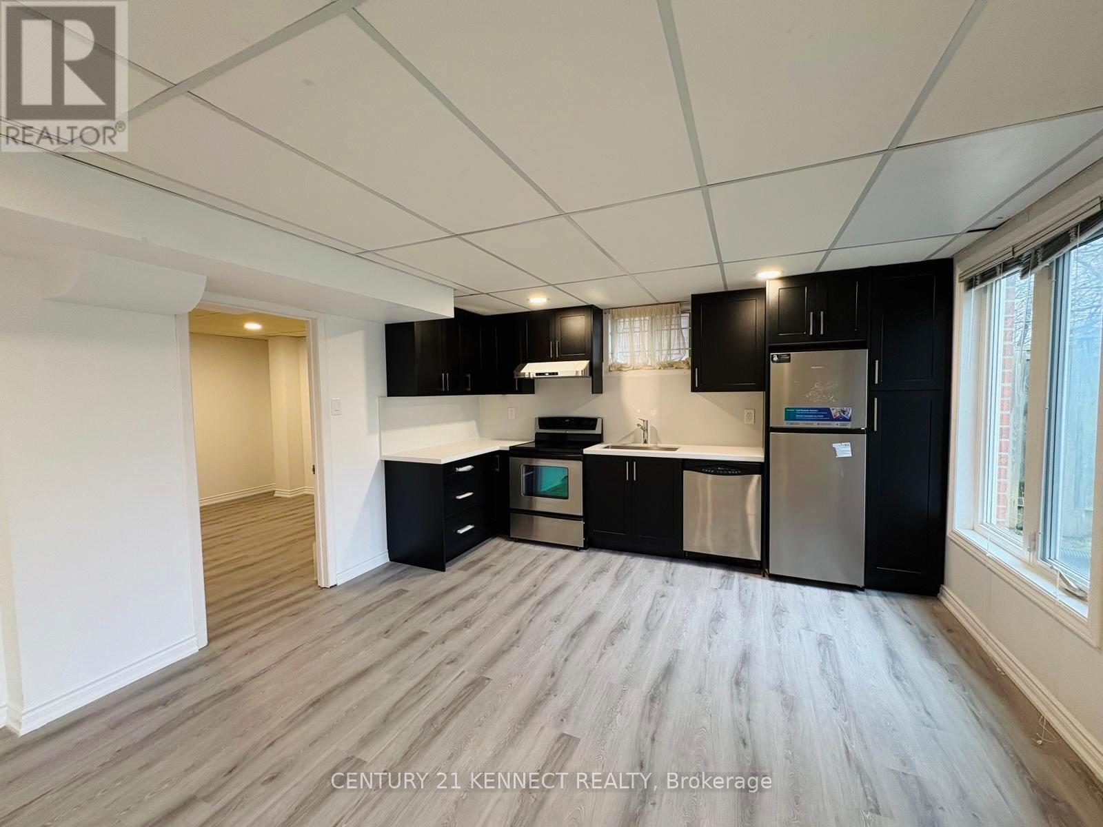 BASEMENT - 33 SOMERSET CRESCENT, Richmond Hill, Ontario