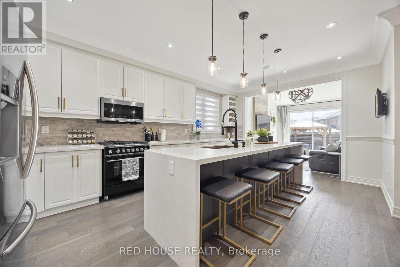 74 Mcdonnell Crescent, Bradford West Gwillimbury, Ontario  L3Z 0S7 - Photo 6 - N13062306