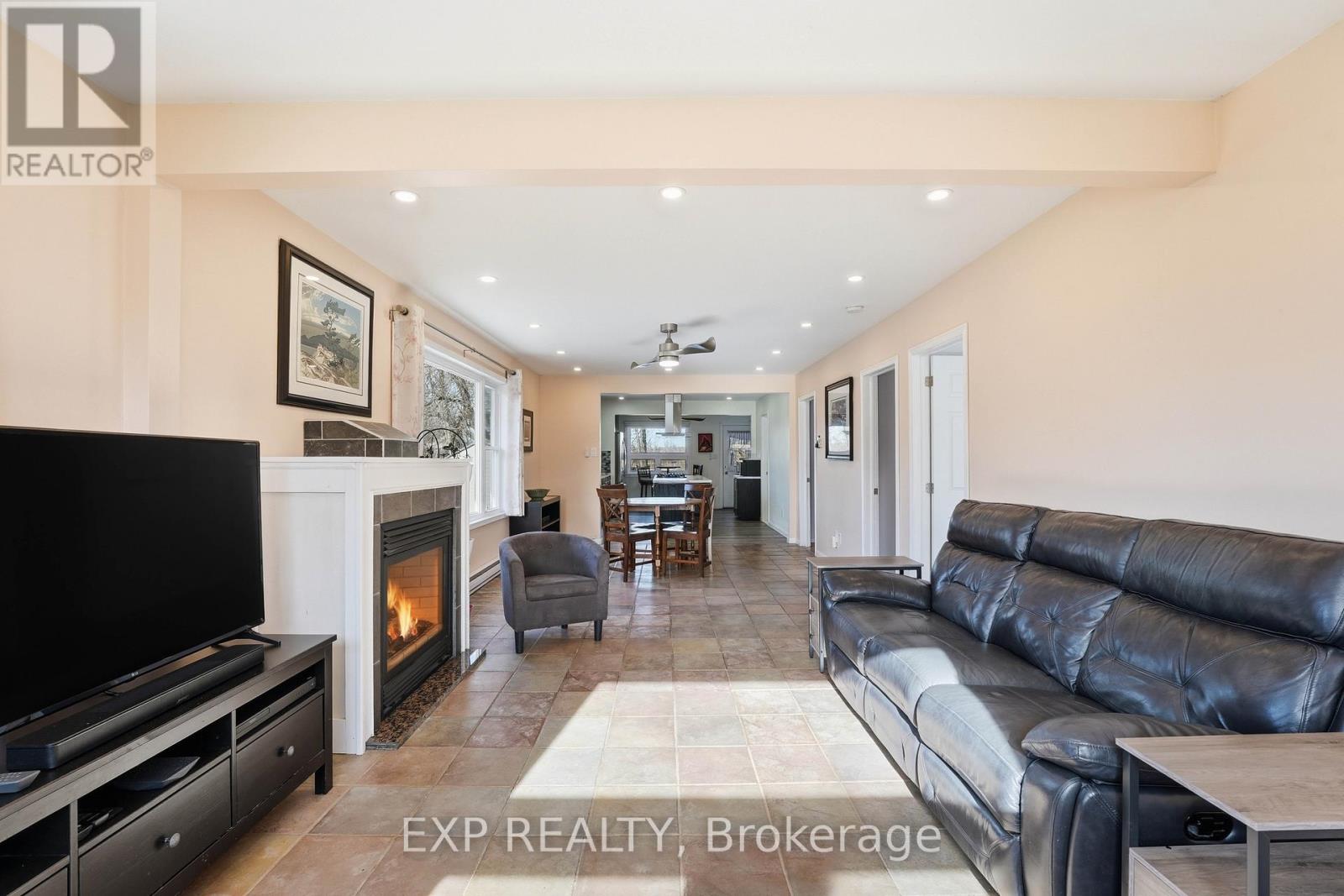 33 Isle Vista Drive, Georgina, Ontario  L0E 1N0 - Photo 6 - N13062348