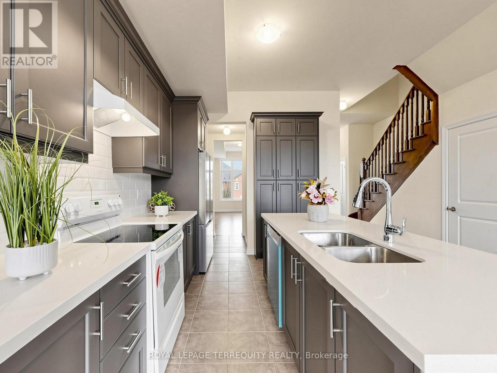 293 Swan Park Road, Markham, Ontario  L6E 0K4 - Photo 4 - N13062376