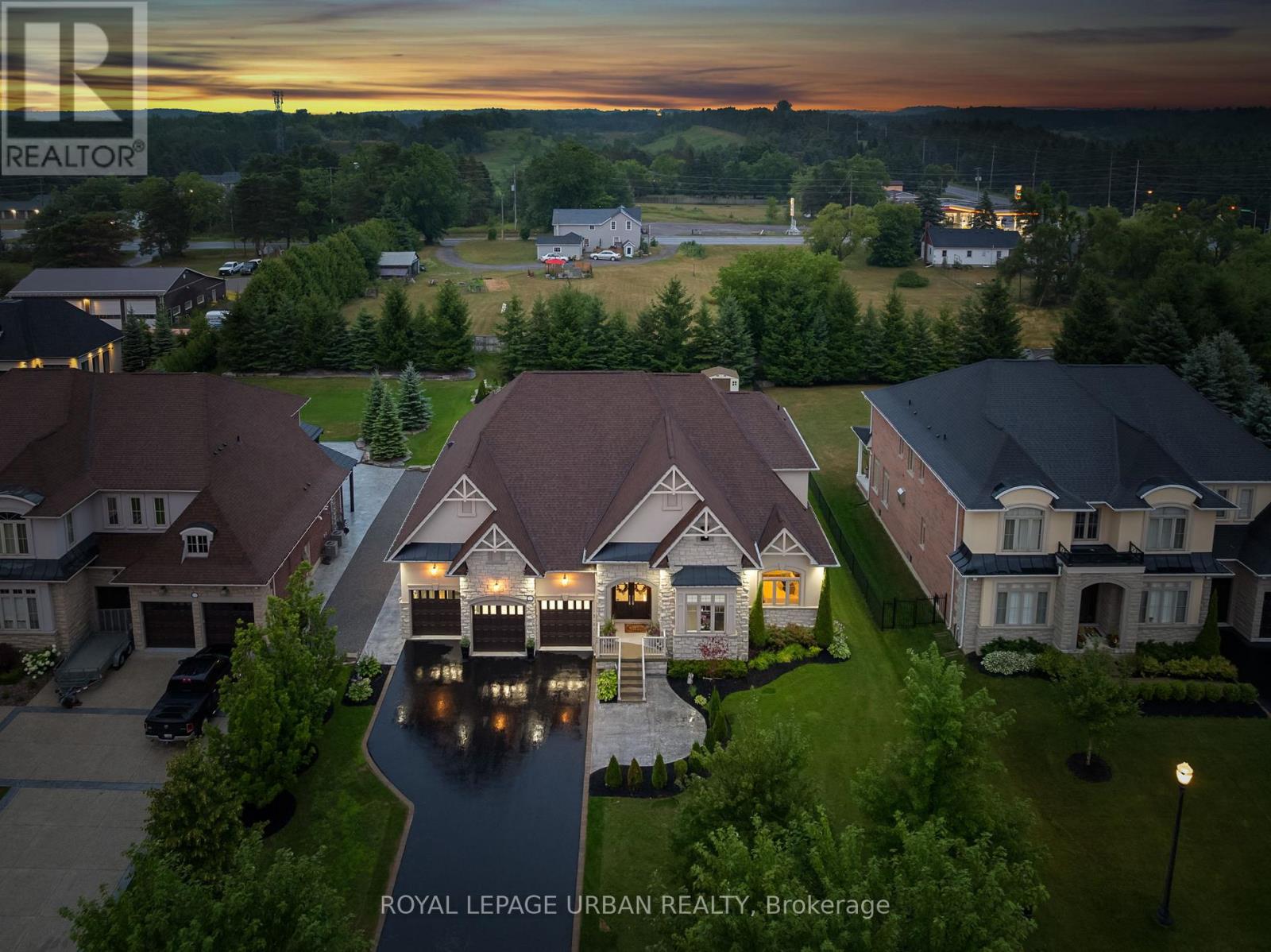 15 COUNTRY CLUB CRESCENT, Uxbridge, Ontario