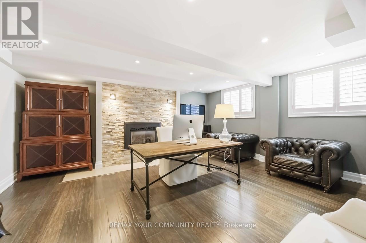 48 May Avenue, Richmond Hill, Ontario  L4C 3S6 - Photo 34 - N13062630