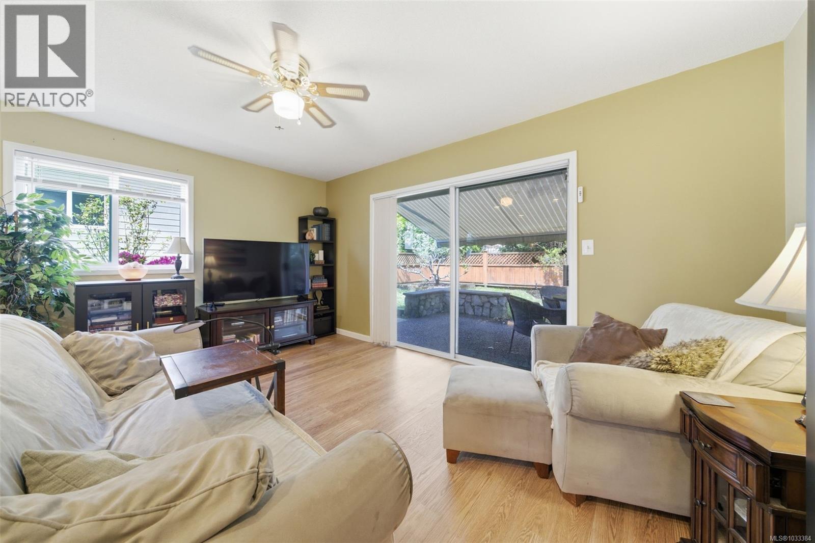 4003 Hopesmore Dr, Saanich, British Columbia  V8N 6A3 - Photo 15 - 1033384
