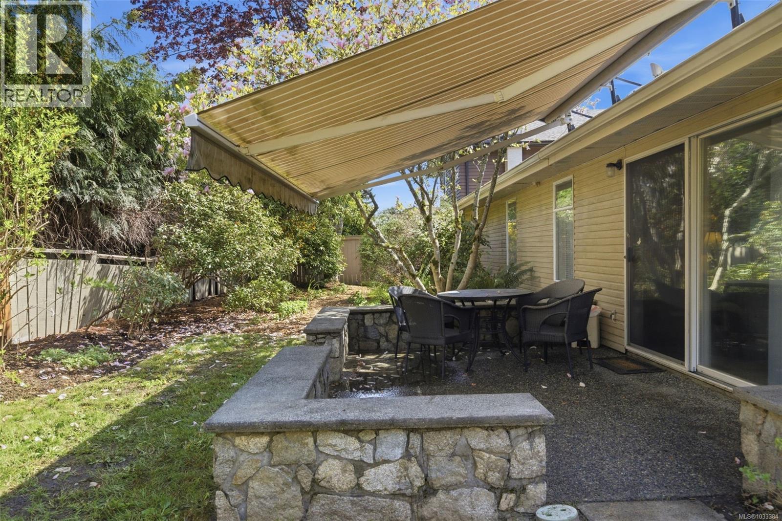 4003 Hopesmore Dr, Saanich, British Columbia  V8N 6A3 - Photo 28 - 1033384