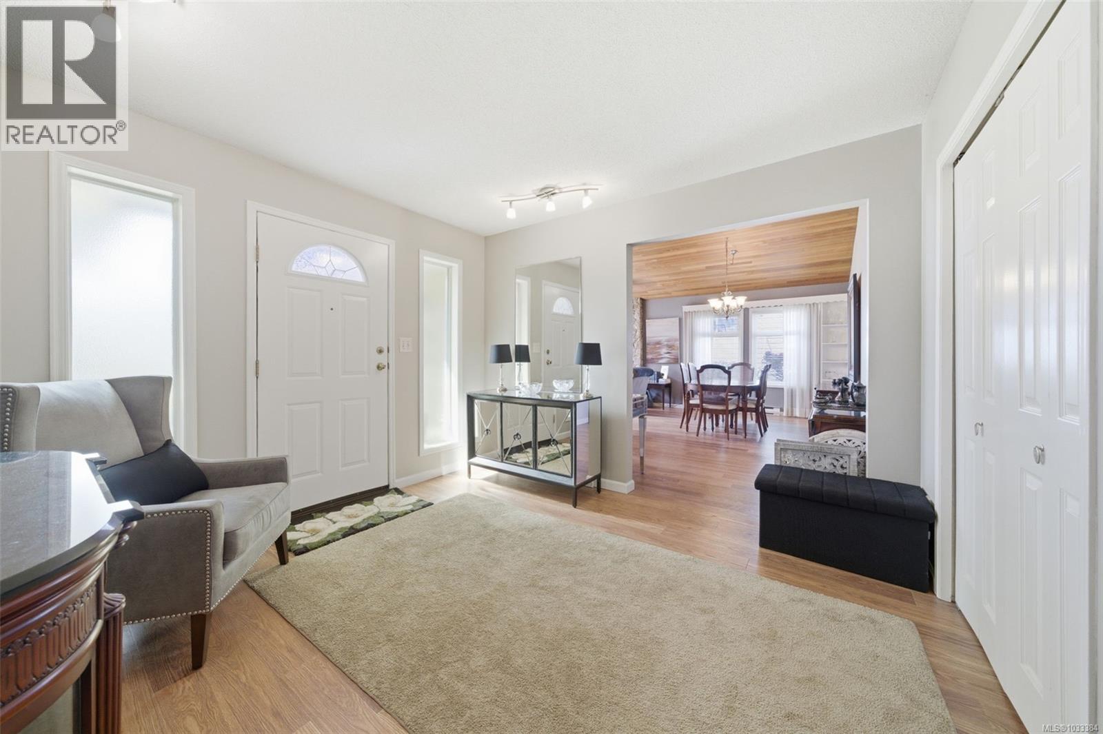 4003 Hopesmore Dr, Saanich, British Columbia  V8N 6A3 - Photo 7 - 1033384