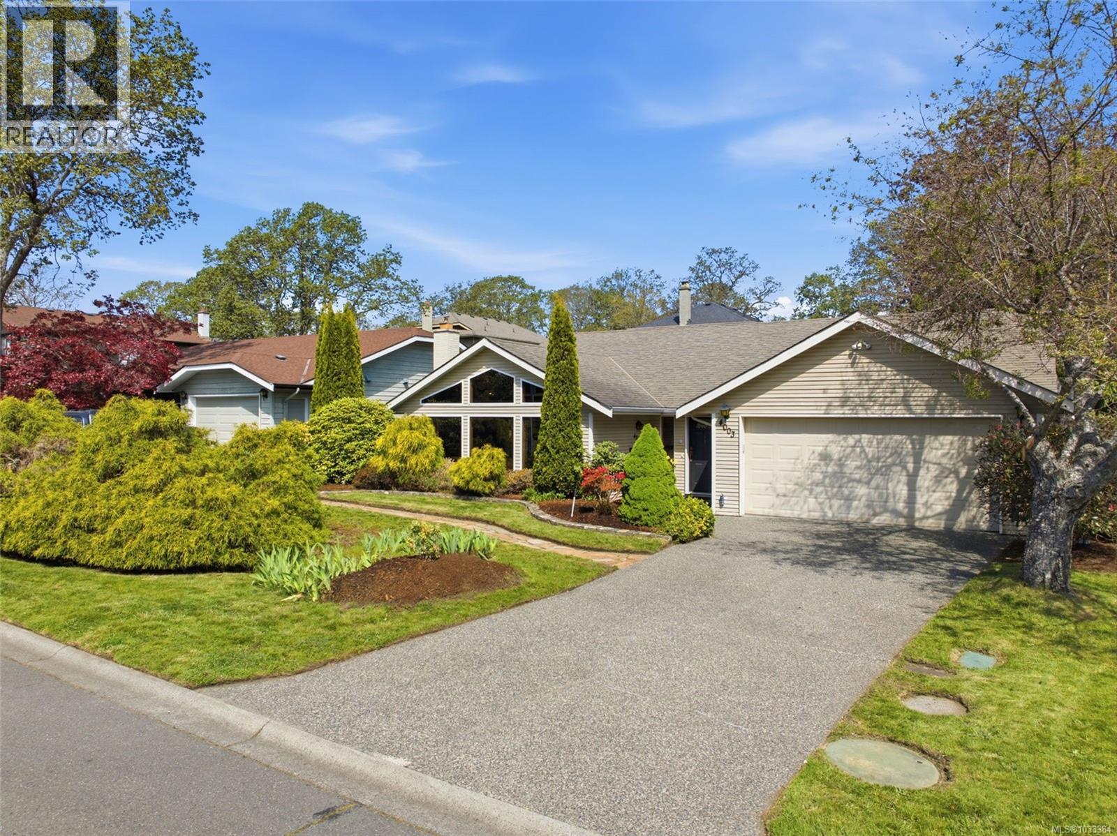 4003 Hopesmore Dr, Saanich, British Columbia  V8N 6A3 - Photo 6 - 1033384