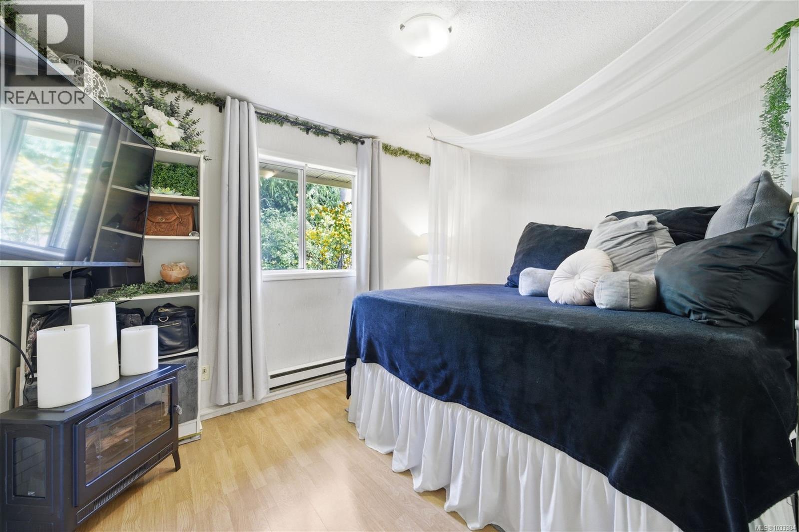4003 Hopesmore Dr, Saanich, British Columbia  V8N 6A3 - Photo 22 - 1033384