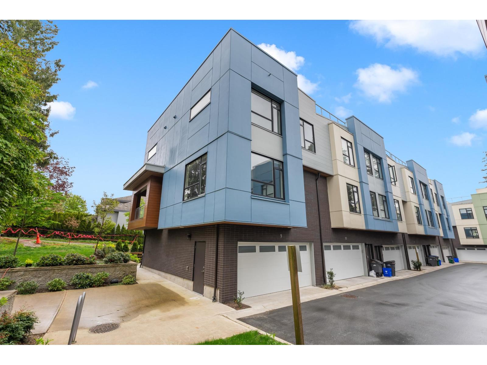 9 5858 132 Street, Surrey, British Columbia  V3X 1N1 - Photo 2 - R3116766