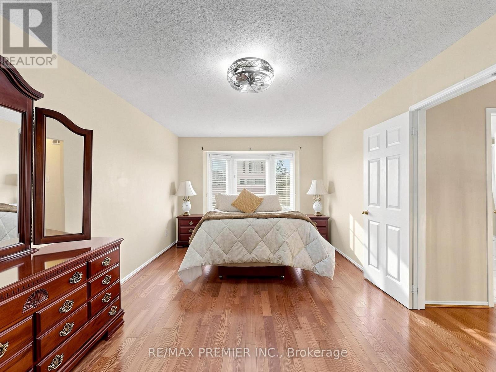 4579 Guildwood Way, Mississauga, Ontario  L5R 1Z2 - Photo 15 - W13062286