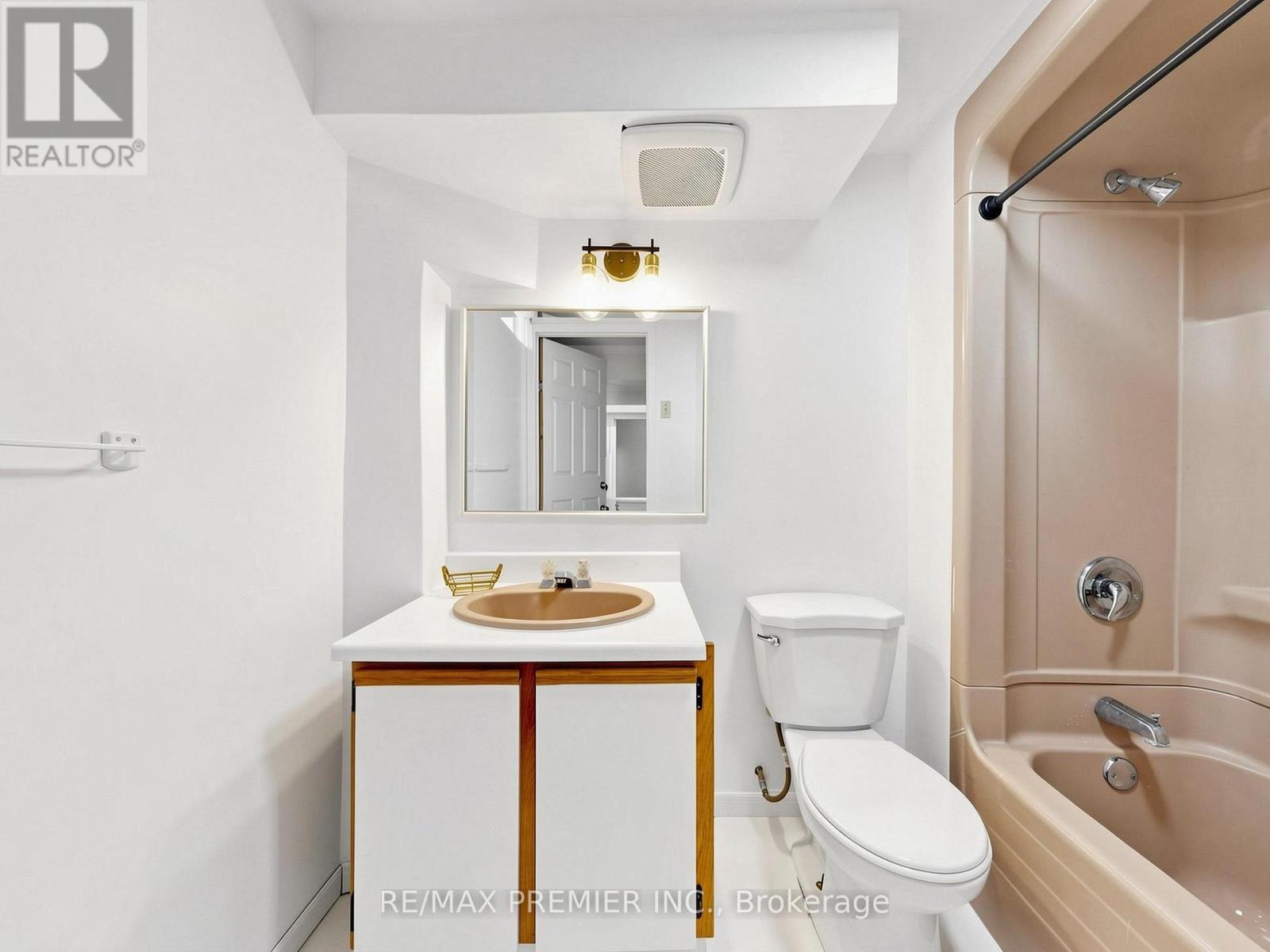 4579 Guildwood Way, Mississauga, Ontario  L5R 1Z2 - Photo 25 - W13062286