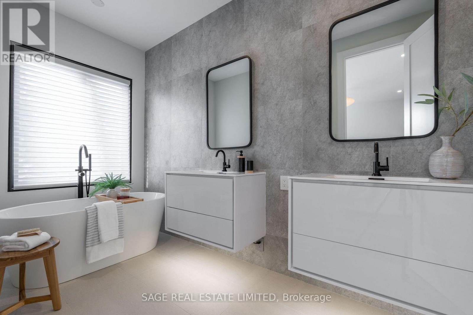 10 Brant Avenue, Mississauga, Ontario  L5G 3N8 - Photo 20 - W13062332