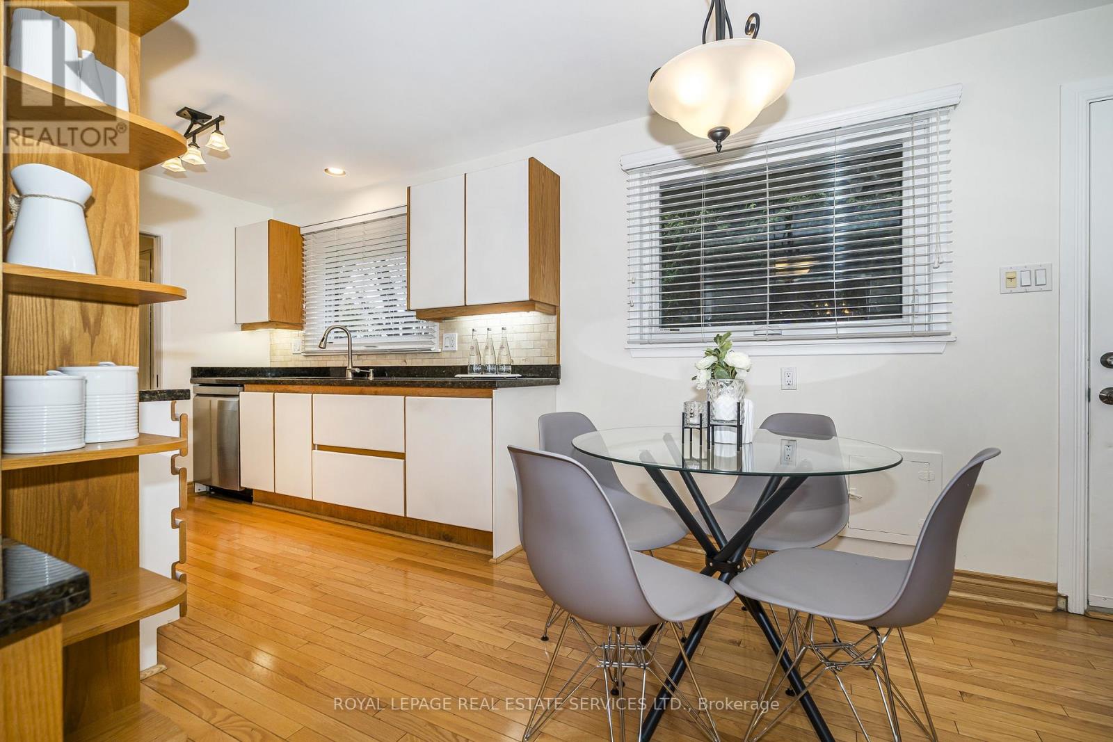 23 Birchleaf Crescent, Toronto, Ontario  M9R 2L5 - Photo 11 - W13062340