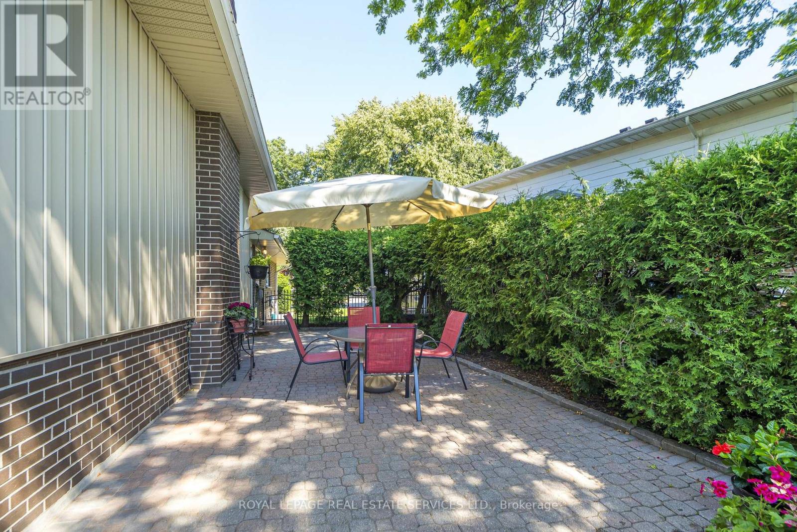 23 Birchleaf Crescent, Toronto, Ontario  M9R 2L5 - Photo 13 - W13062340