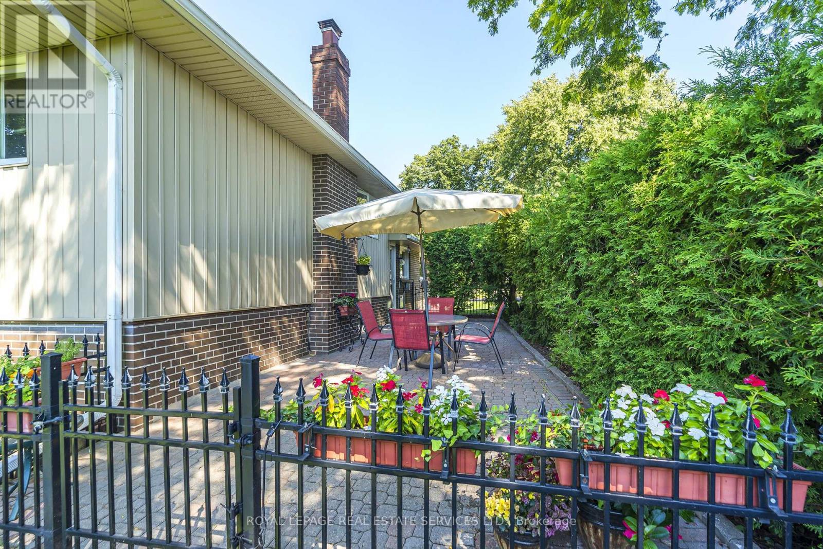 23 Birchleaf Crescent, Toronto, Ontario  M9R 2L5 - Photo 28 - W13062340