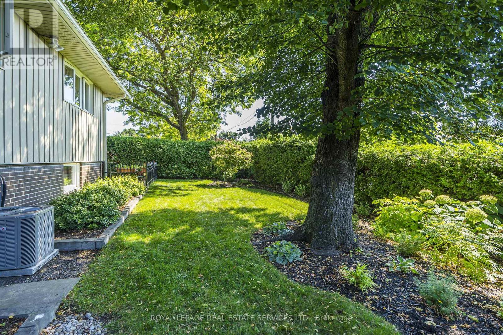 23 Birchleaf Crescent, Toronto, Ontario  M9R 2L5 - Photo 30 - W13062340