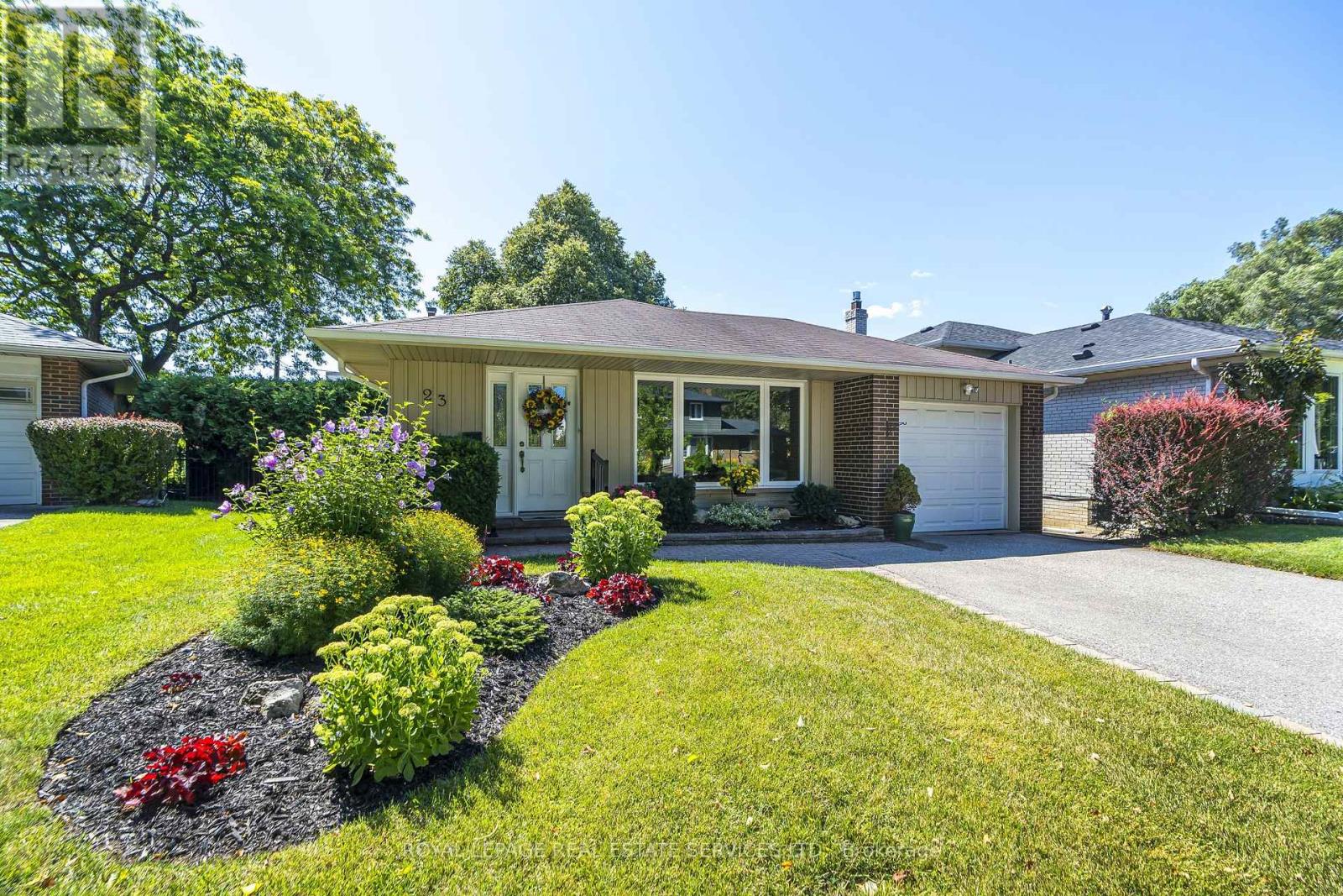 23 Birchleaf Crescent, Toronto, Ontario  M9R 2L5 - Photo 32 - W13062340