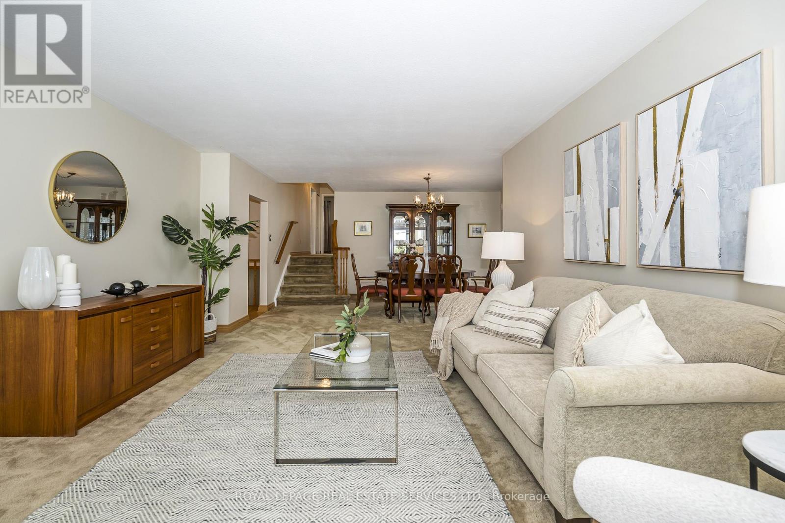 23 Birchleaf Crescent, Toronto, Ontario  M9R 2L5 - Photo 4 - W13062340