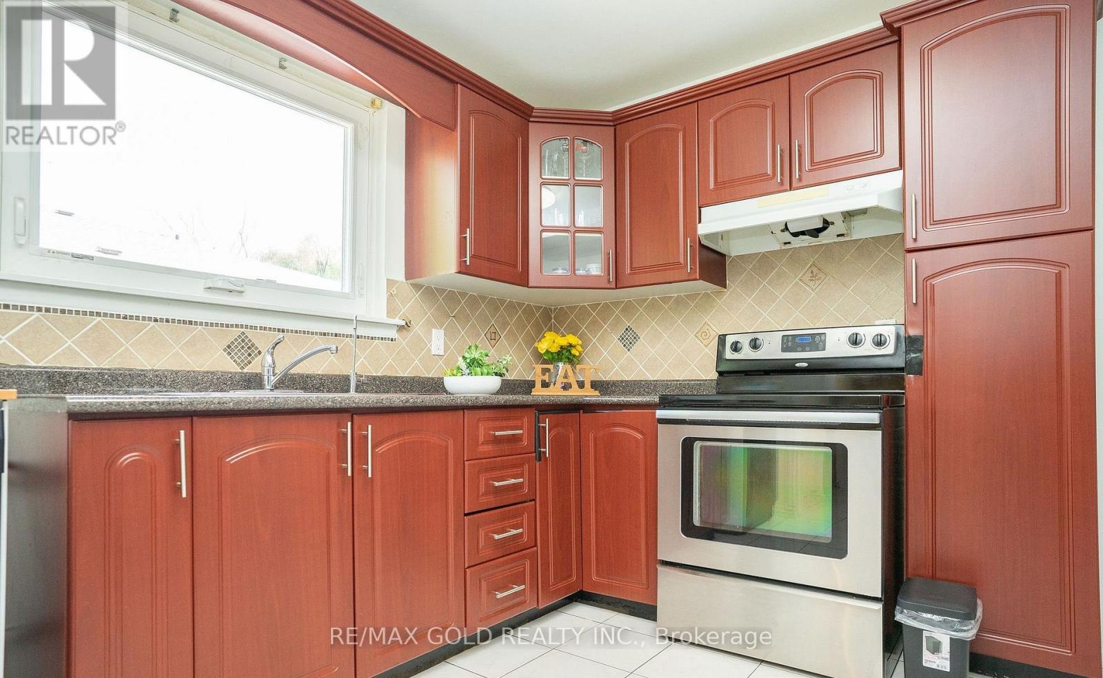 51 Davenport Crescent, Brampton, Ontario  L6T 3L5 - Photo 15 - W13062342