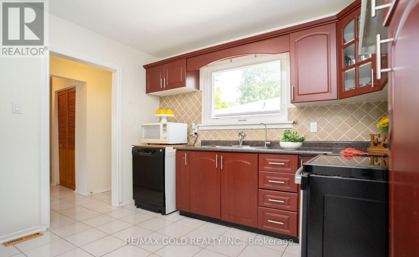 51 Davenport Crescent, Brampton, Ontario  L6T 3L5 - Photo 16 - W13062342