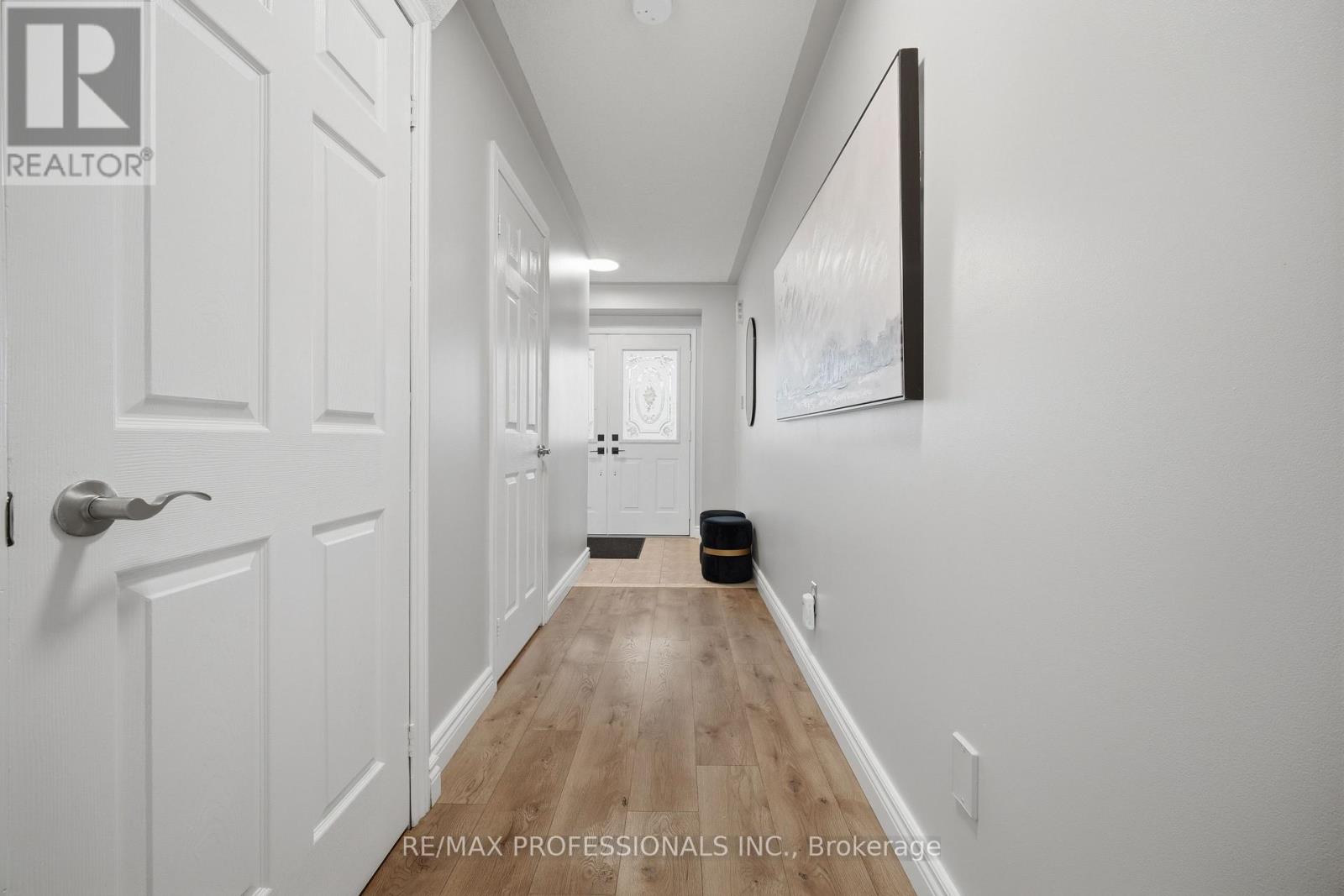 116 Dominion Gardens Drive, Halton Hills, Ontario  L7G 6B4 - Photo 8 - W13062398