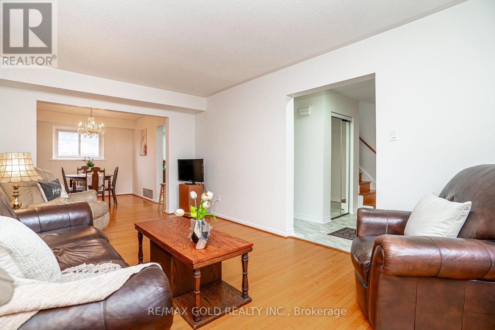 64 Dalraith Crescent, Brampton, Ontario  L6T 2X5 - Photo 9 - W13062426