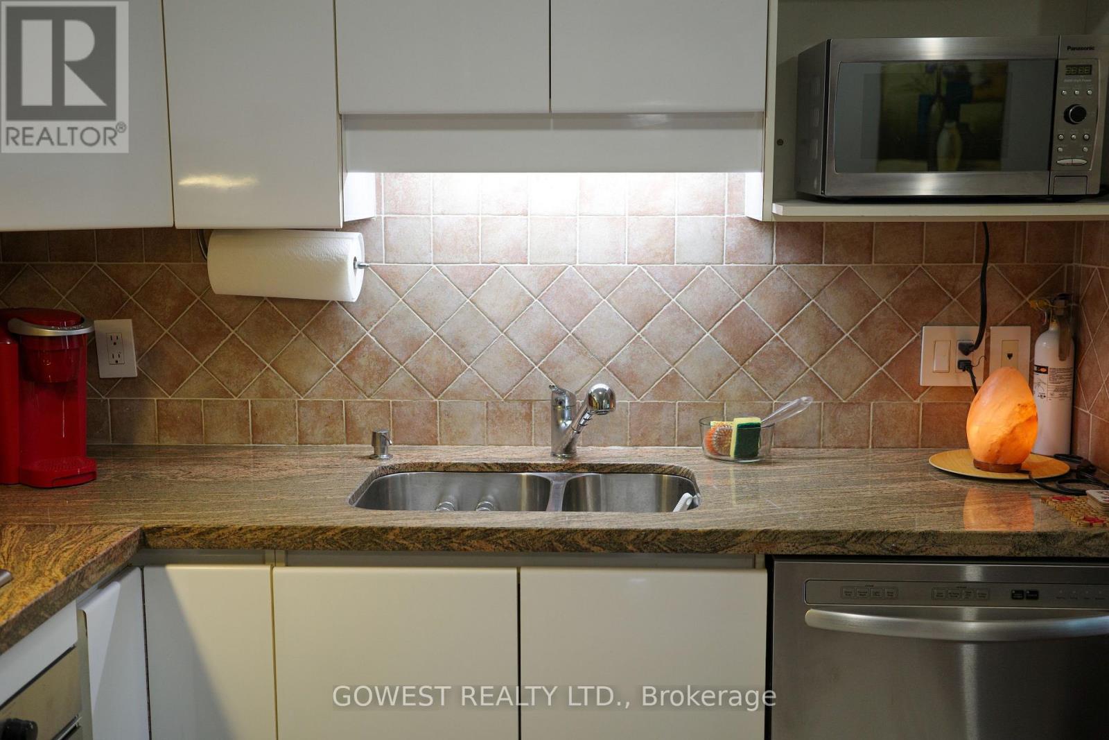 5 - 20 Glen Gordon Road, Toronto, Ontario  M6P 1B8 - Photo 24 - W13062442