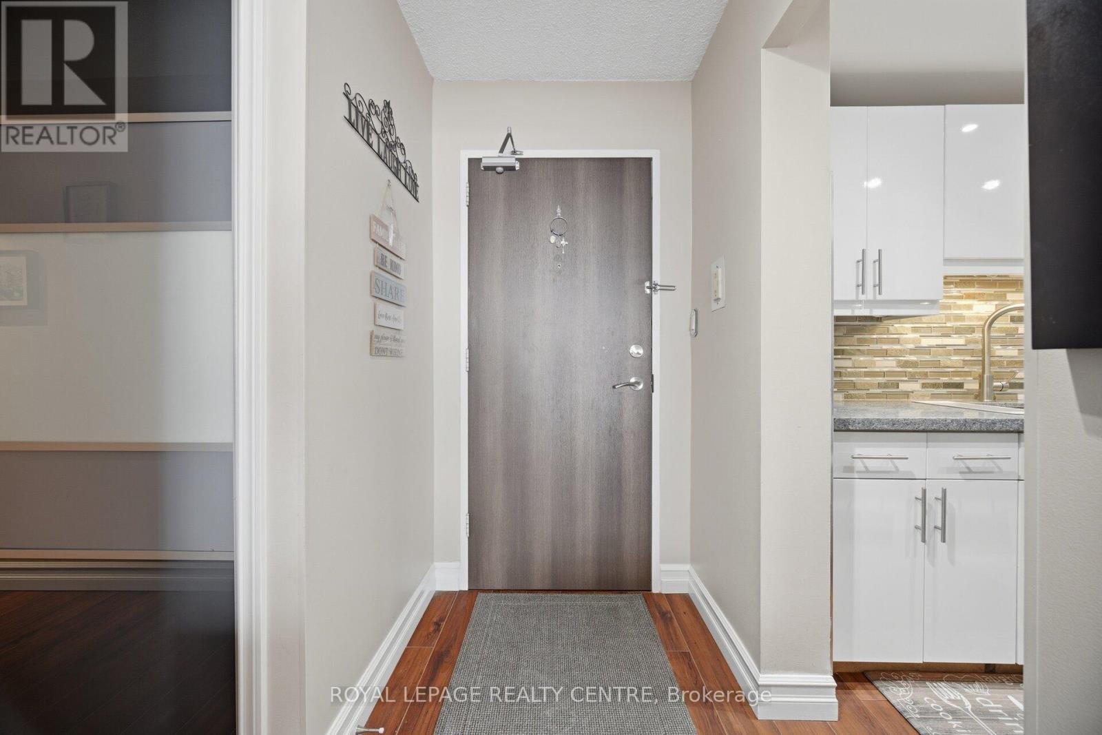 1201 - 2556 Argyle Road, Mississauga, Ontario  L5B 2H6 - Photo 6 - W13062466