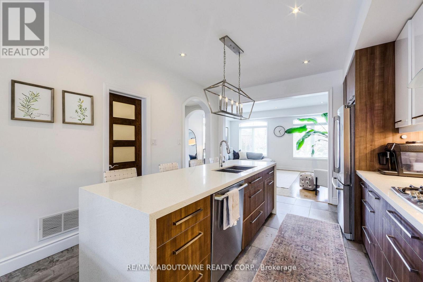 321 Dalesford Road, Toronto, Ontario  M8Y 1G8 - Photo 16 - W13062476