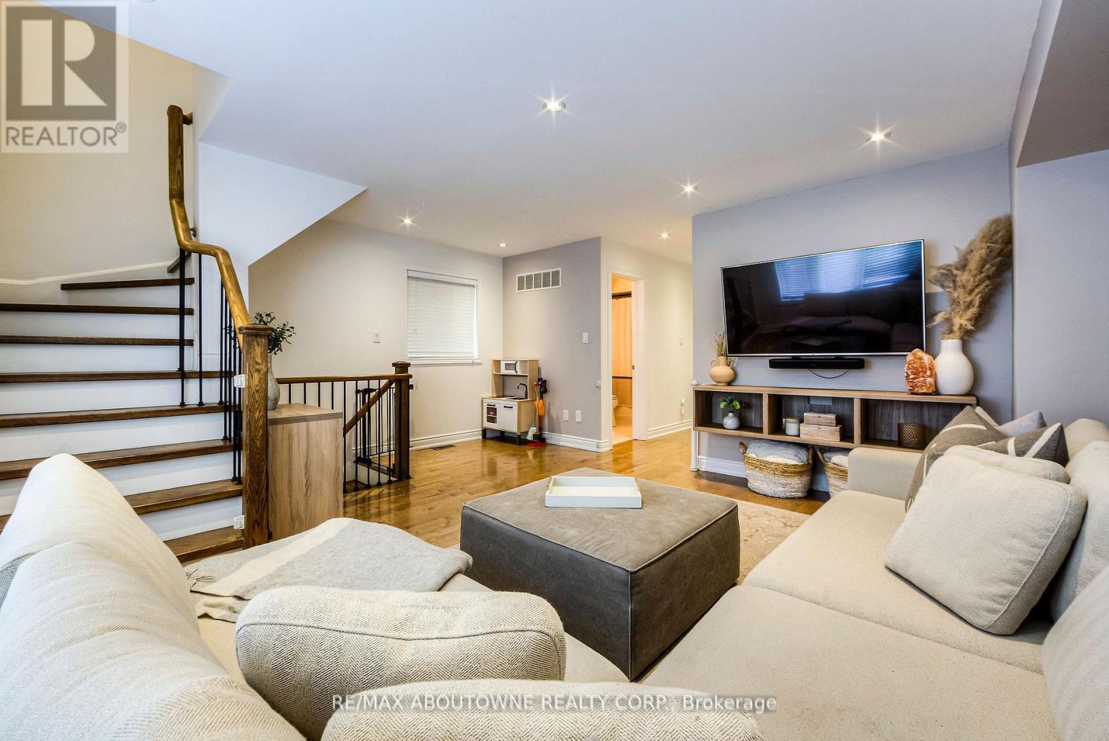 321 Dalesford Road, Toronto, Ontario  M8Y 1G8 - Photo 25 - W13062476