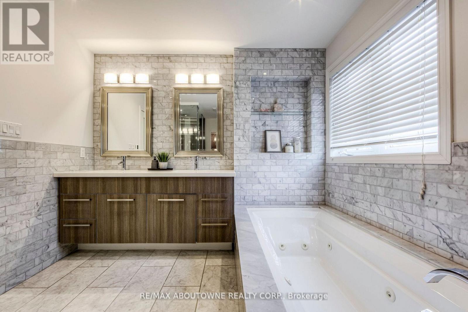 321 Dalesford Road, Toronto, Ontario  M8Y 1G8 - Photo 32 - W13062476