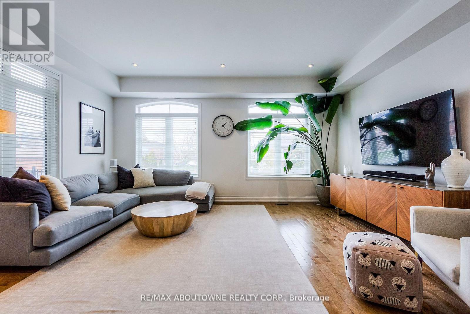 321 Dalesford Road, Toronto, Ontario  M8Y 1G8 - Photo 4 - W13062476