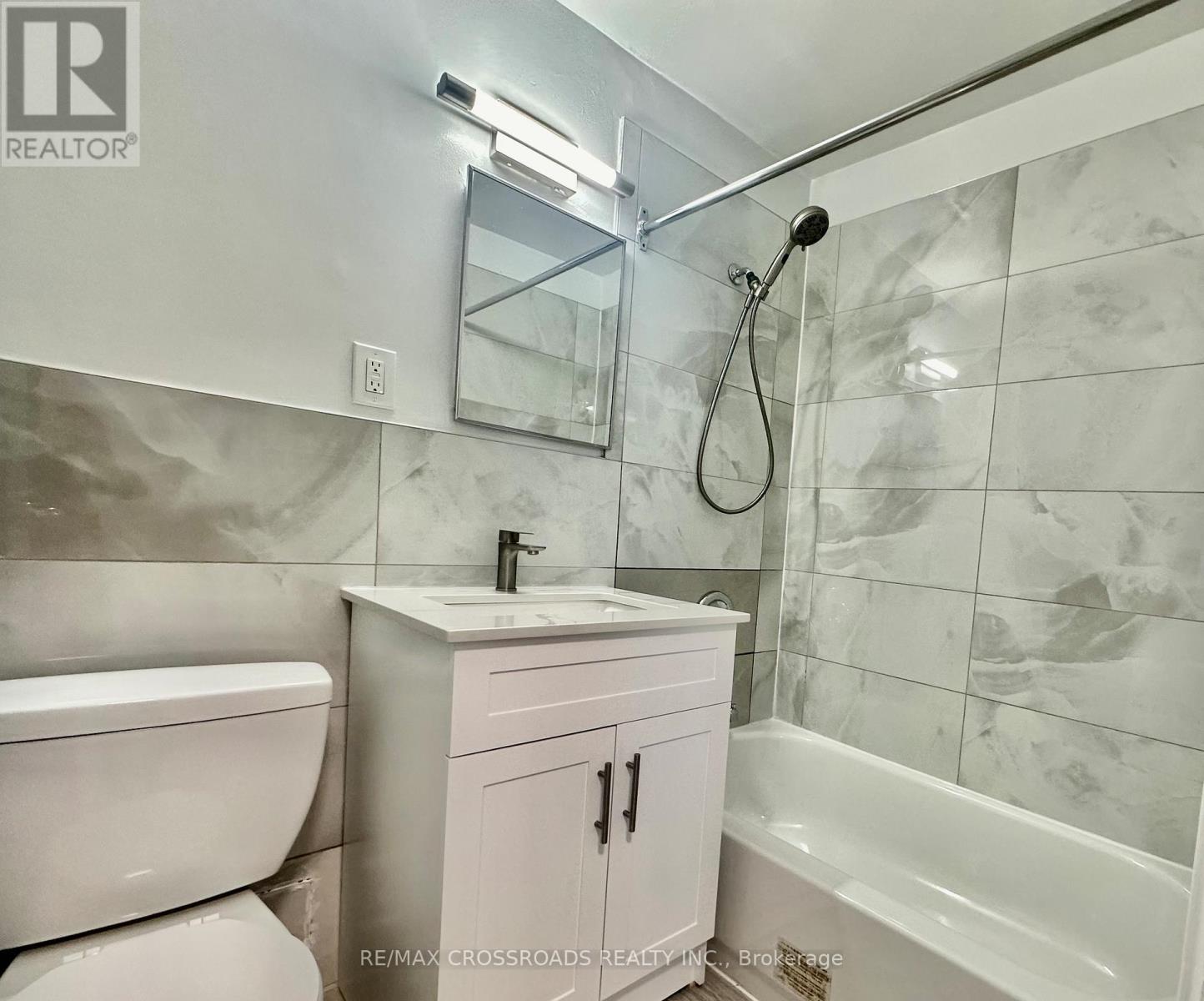 610 - 363 Lakeshore Road E, Mississauga, Ontario  L5G 1H7 - Photo 6 - W13062478