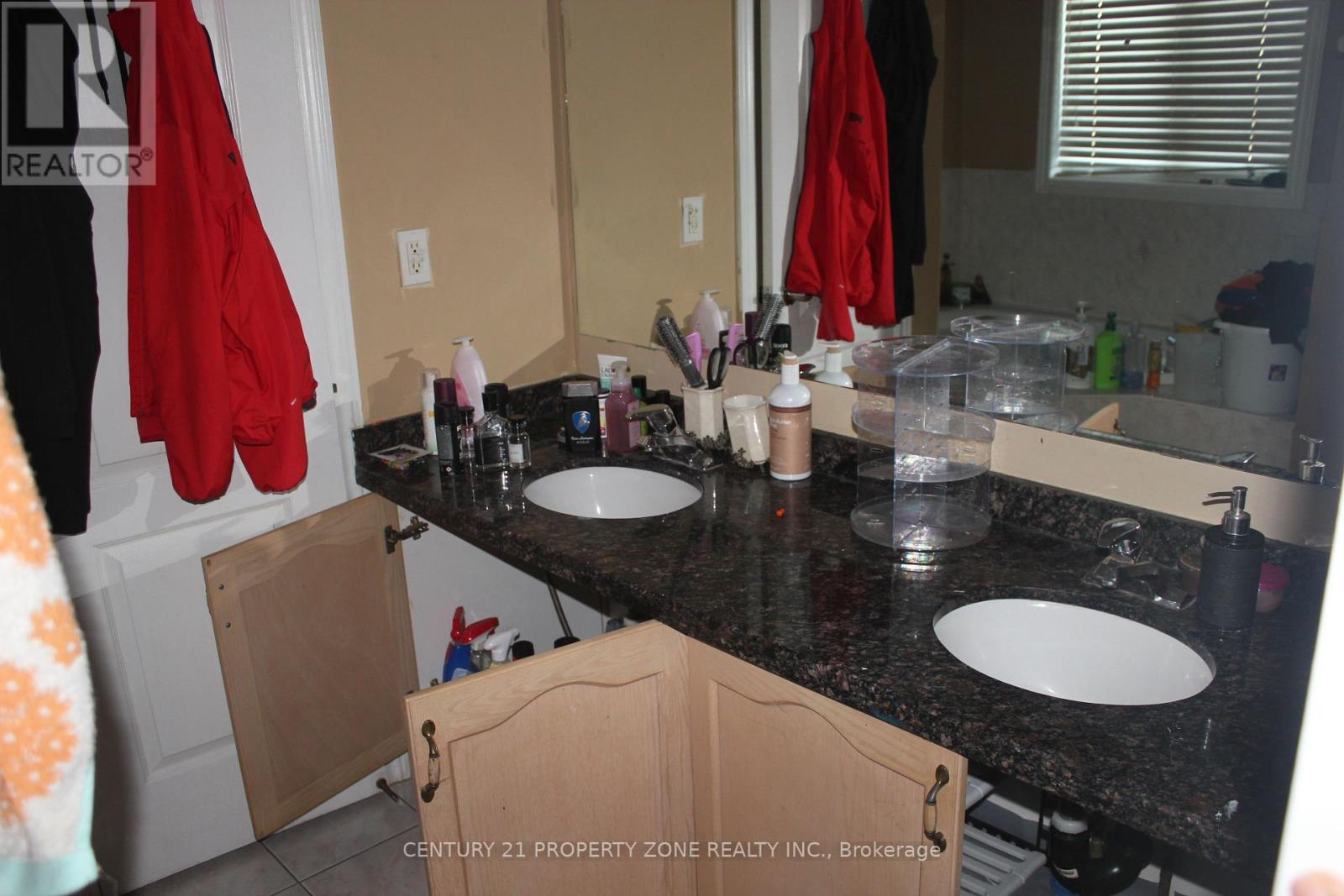 135 Sunny Meadow Boulevard, Brampton, Ontario  L6R 2H8 - Photo 19 - W13062550
