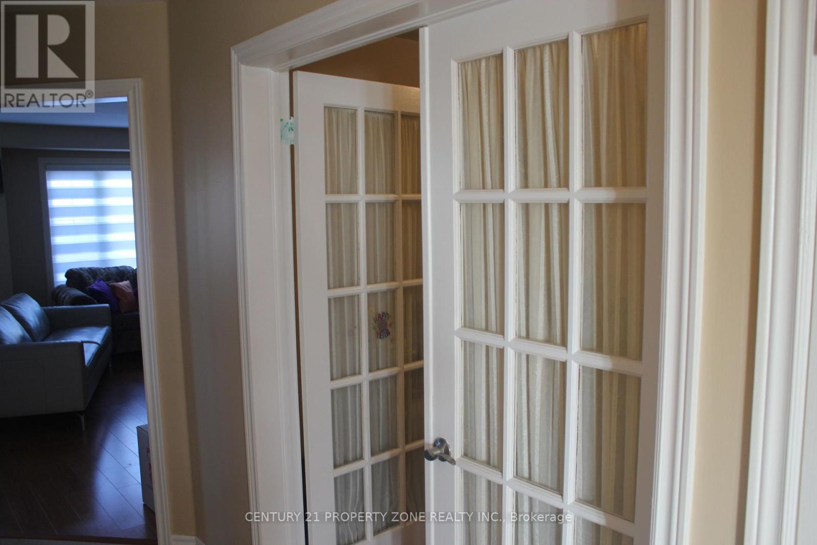 135 Sunny Meadow Boulevard, Brampton, Ontario  L6R 2H8 - Photo 34 - W13062550