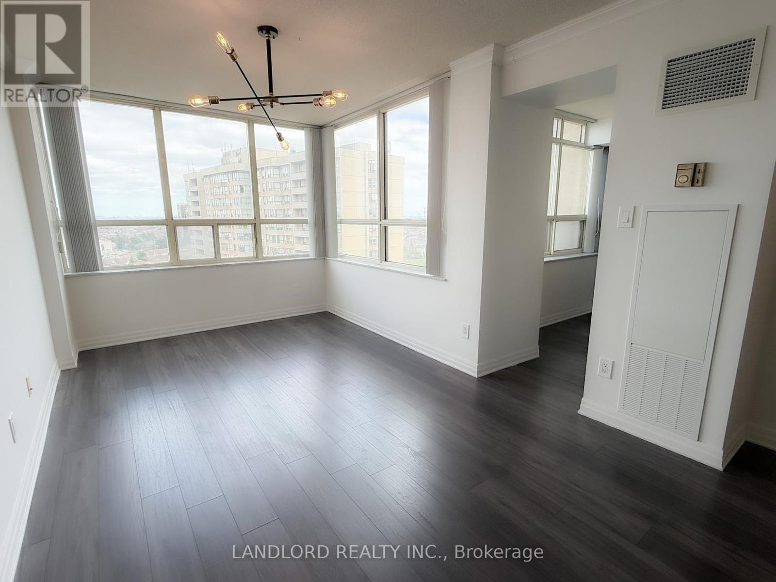 1501 - 30 Malta Avenue, Brampton, Ontario  L6V 4A4 - Photo 10 - W13062628