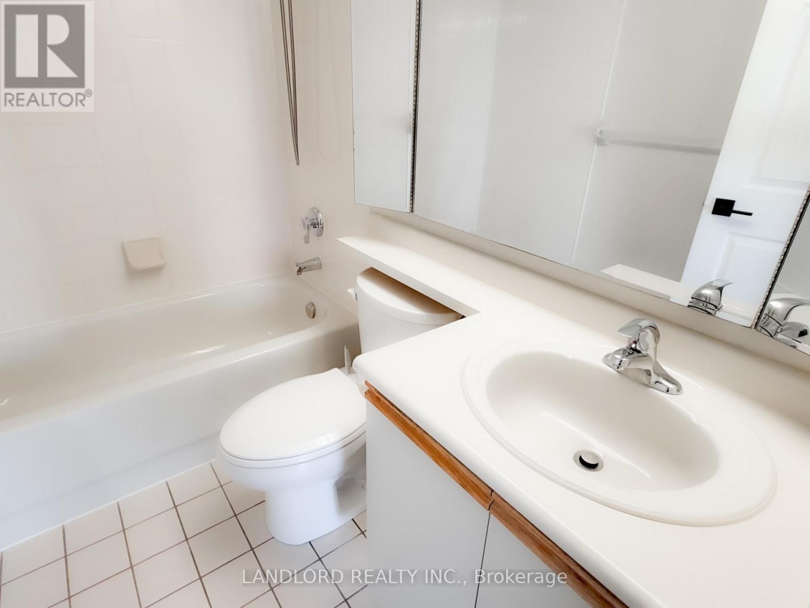 1501 - 30 Malta Avenue, Brampton, Ontario  L6V 4A4 - Photo 11 - W13062628
