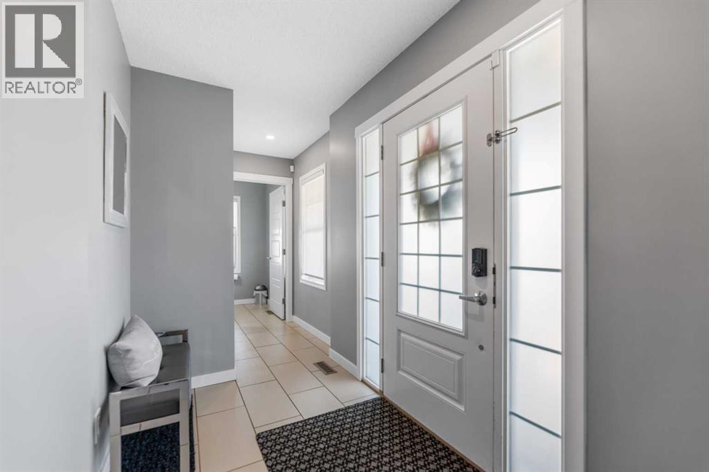 113 Osborne Rise Sw, Airdrie, Alberta  T4B 4A1 - Photo 6 - A2302140