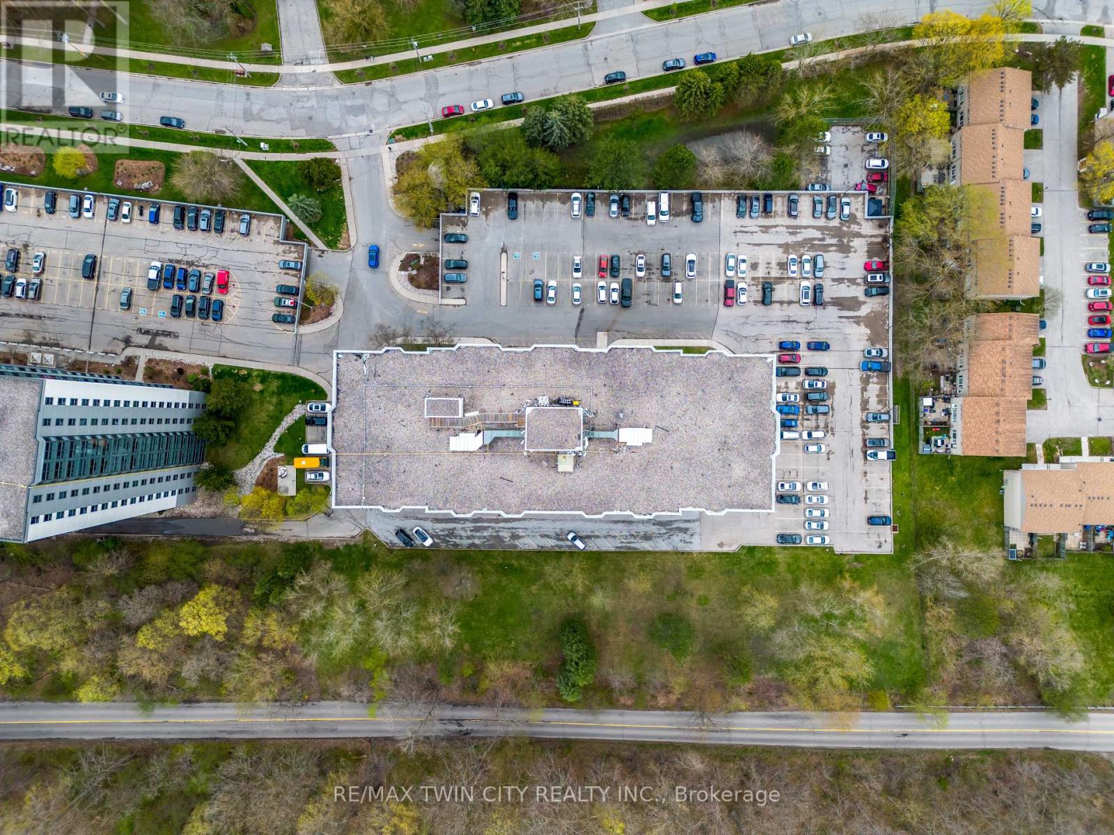 502 - 35 Green Valley Drive, Kitchener, Ontario  N2P 2A5 - Photo 11 - X13062416