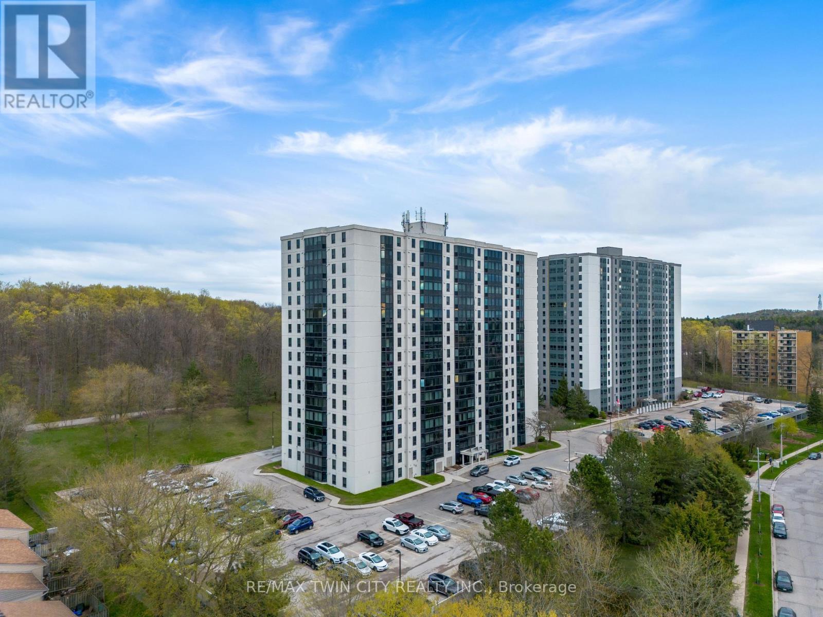 502 - 35 Green Valley Drive, Kitchener, Ontario  N2P 2A5 - Photo 2 - X13062416