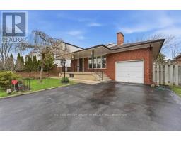 61 FOREST AVENUE, Mississauga, Ontario