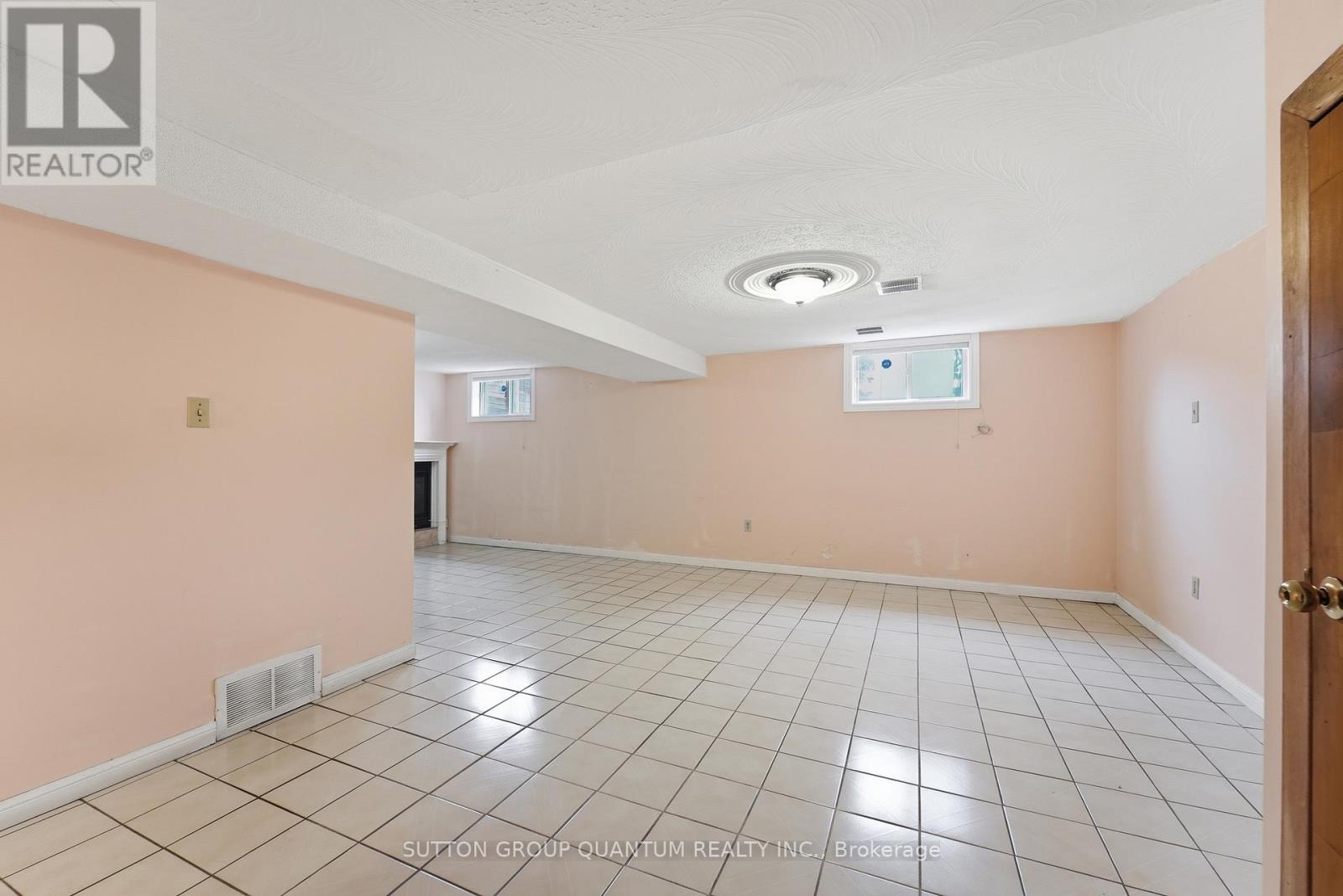 61 Forest Avenue, Mississauga, Ontario  L5G 1L3 - Photo 20 - W12887934