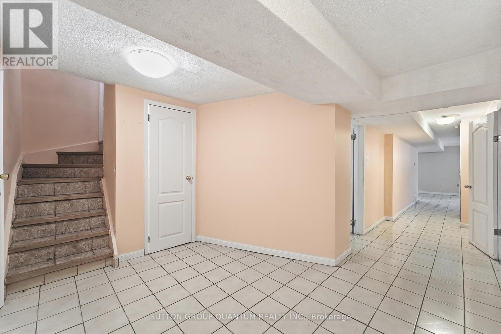 61 Forest Avenue, Mississauga, Ontario  L5G 1L3 - Photo 19 - W12887934